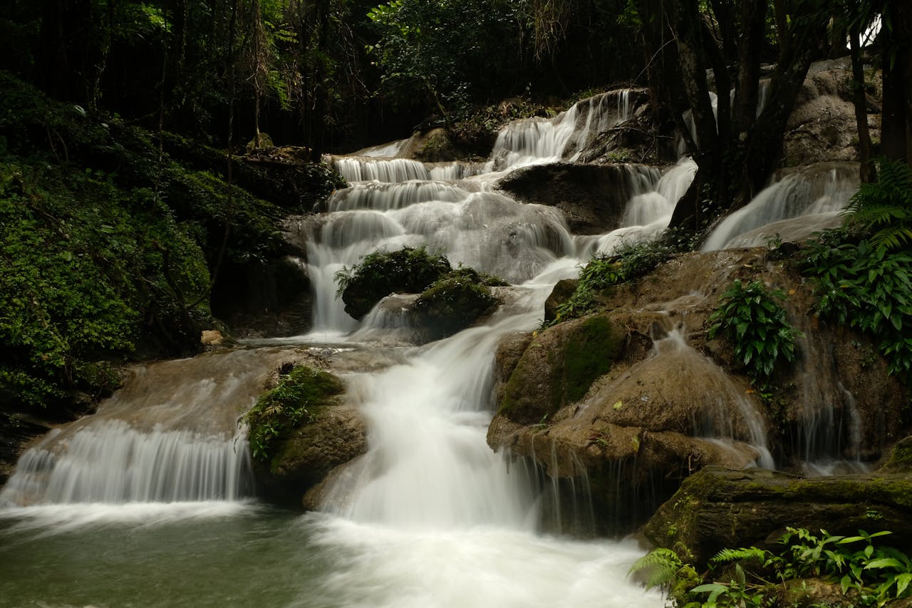 Kanchanaburi Fluss und Brücke